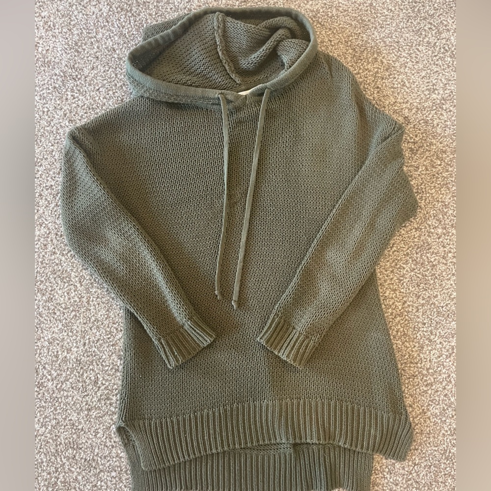 Knit tunic with hoodie